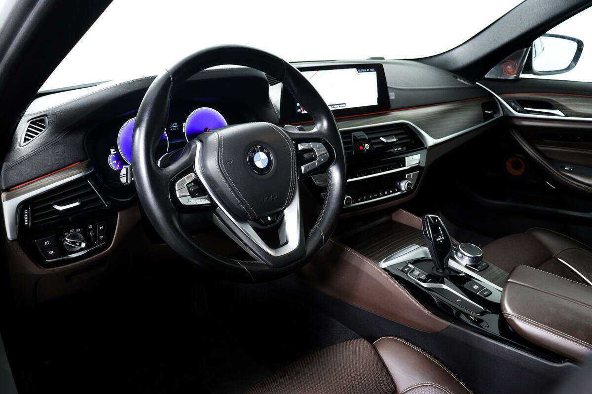 BMW 5 серии 520d xDrive, 2019 Фото №13