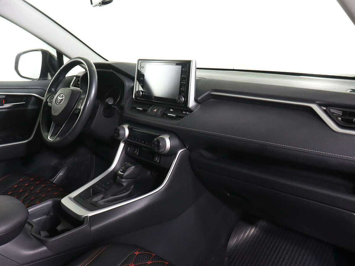 Toyota RAV4, 2021 - 66 000 км. | Фото №8