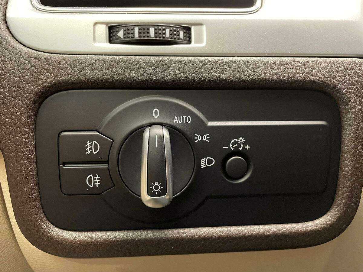 Volkswagen Touareg, 2015 Фото №19