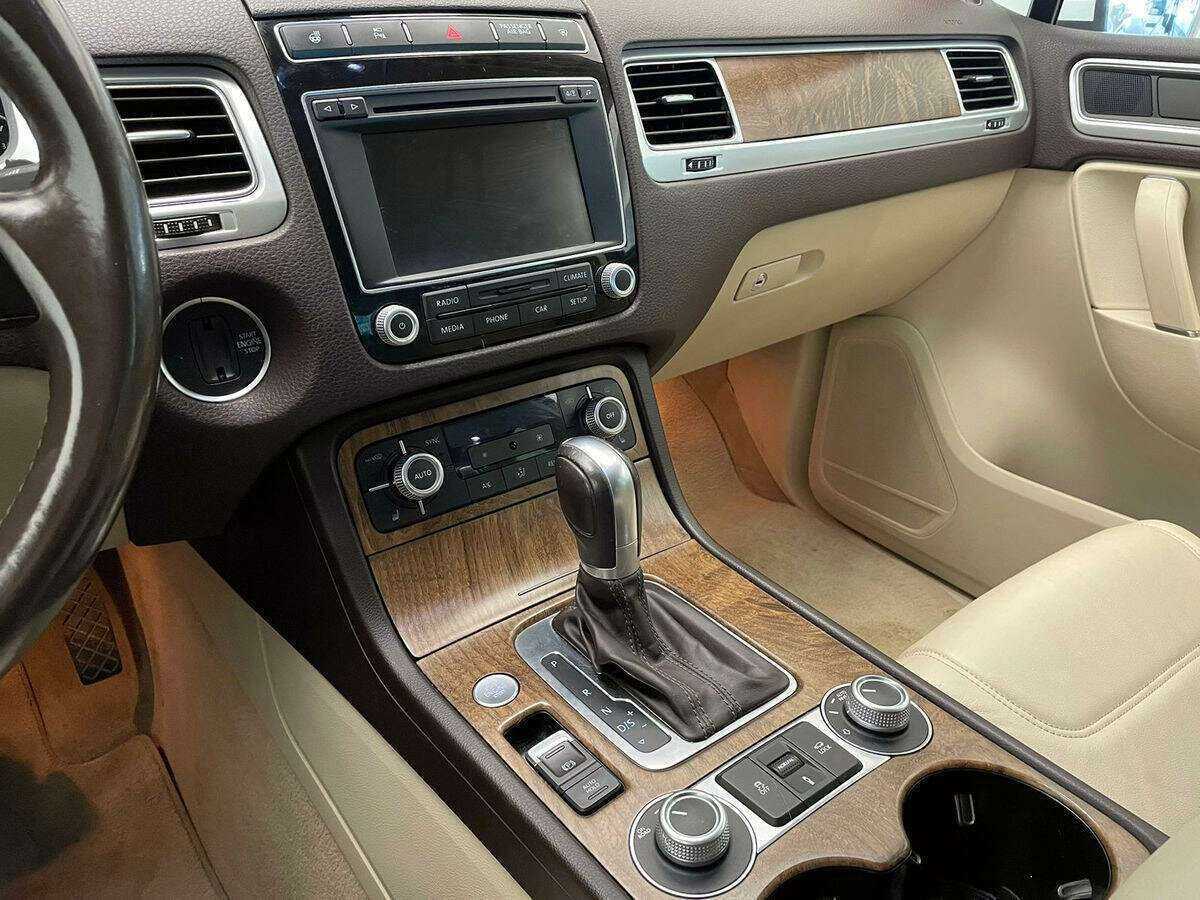 Volkswagen Touareg, 2015 Фото №20