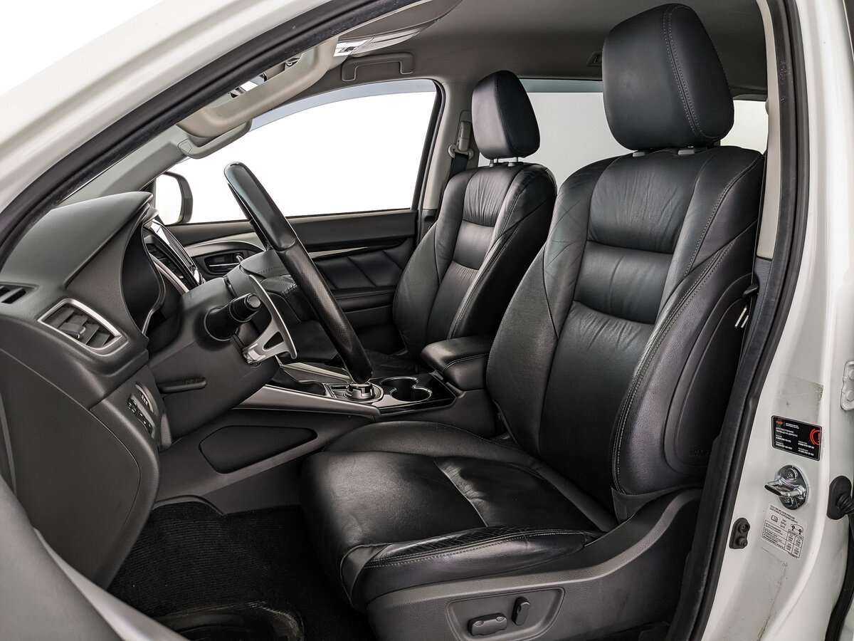 Mitsubishi Pajero Sport, 2017 Фото №16