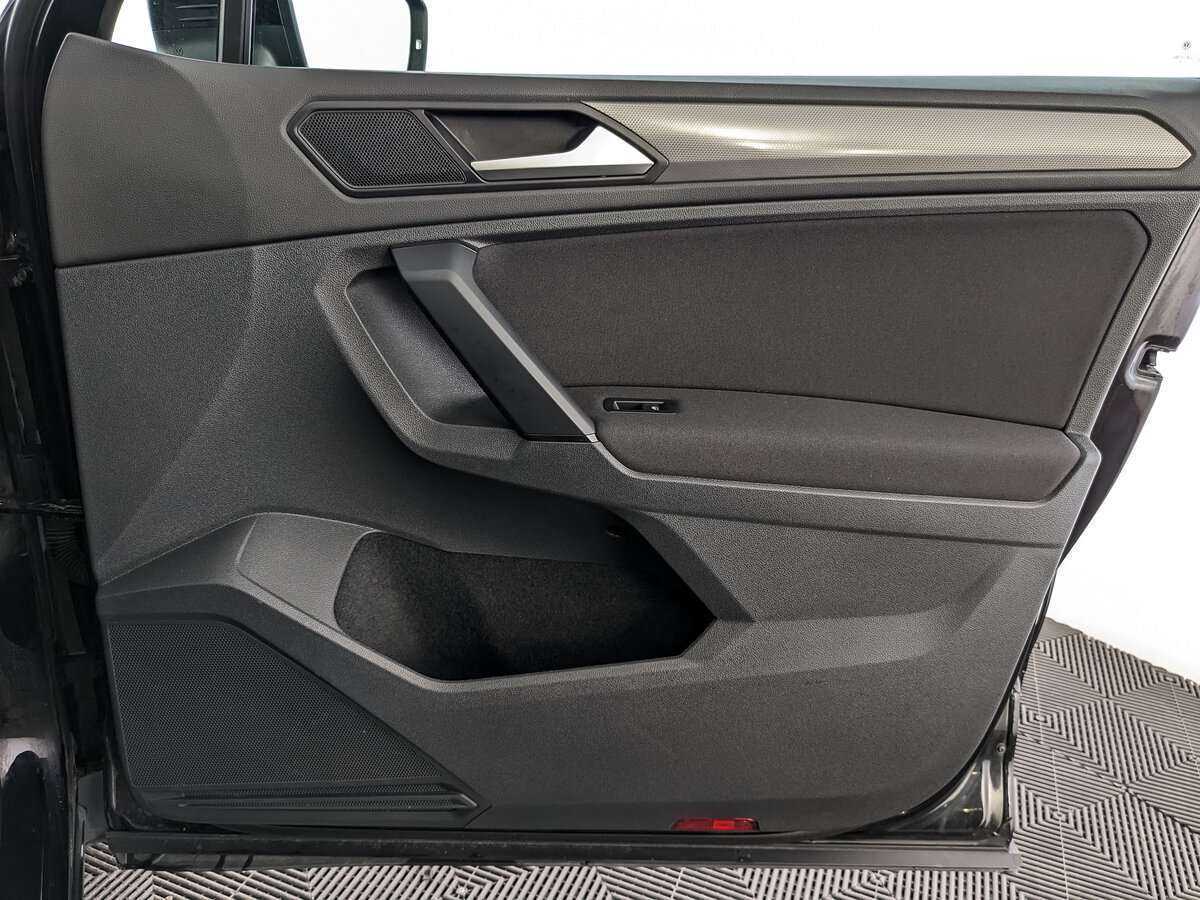 Volkswagen Tiguan, 2019 Фото №24