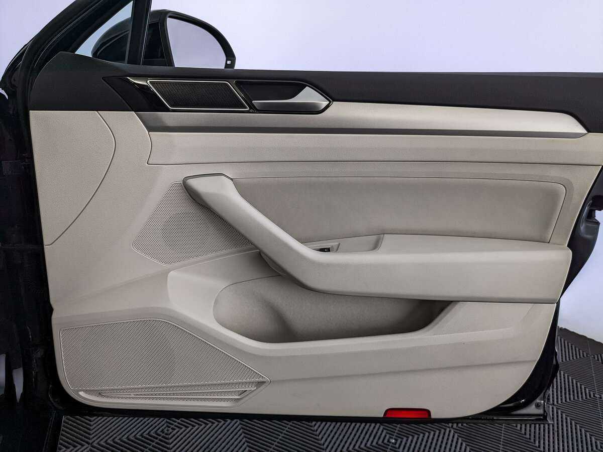 Volkswagen Passat, 2018 Фото №21