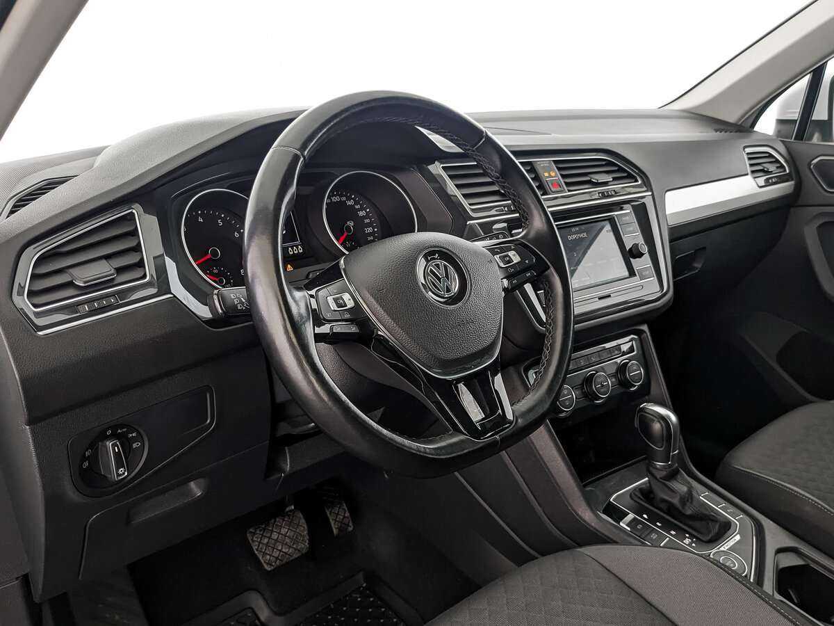 Volkswagen Tiguan, 2018 Фото №11