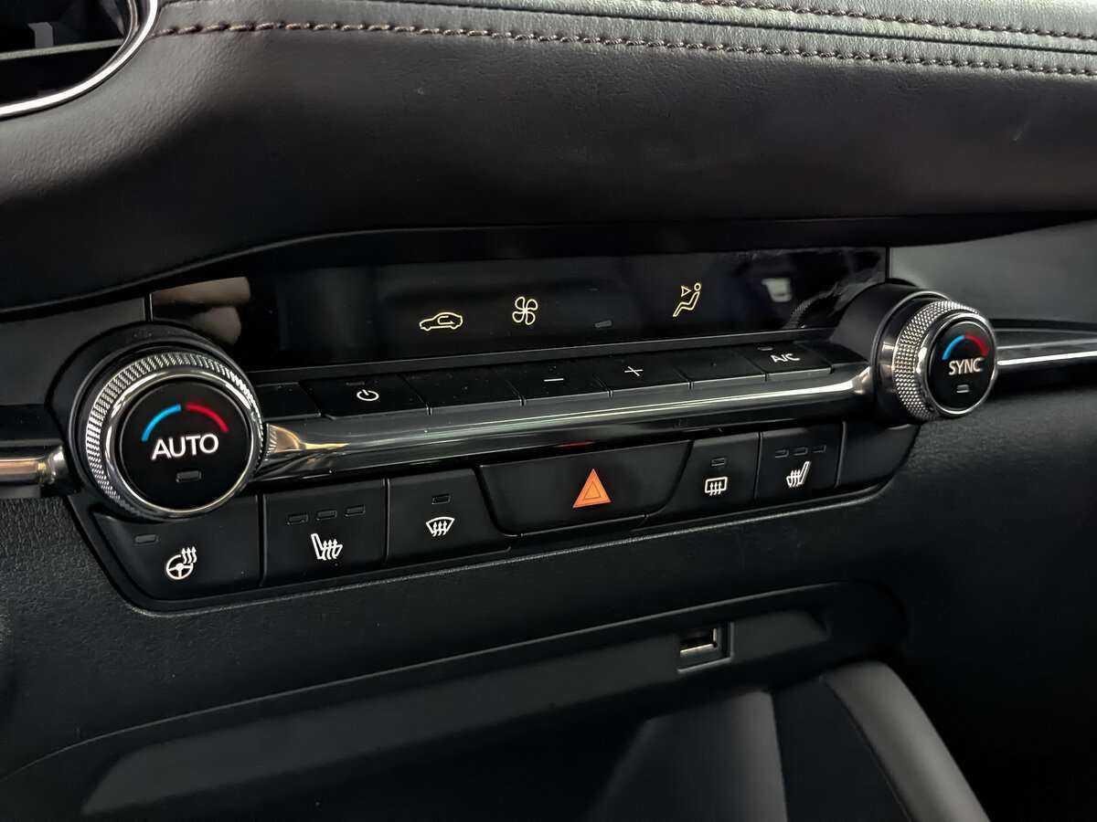 Mazda 3, 2019 Фото №20