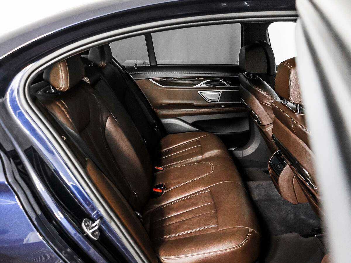 BMW 7 серии 730d xDrive, 2016 Фото №16
