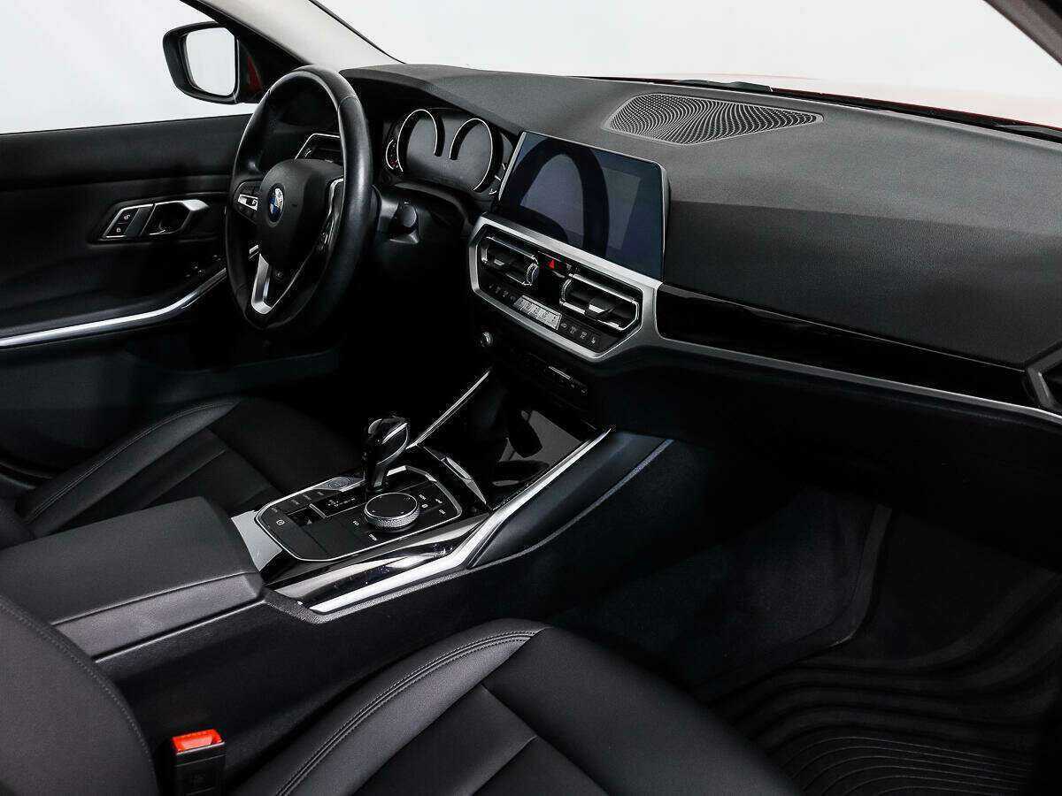 BMW 3 серии 318i, 2020 Фото №11