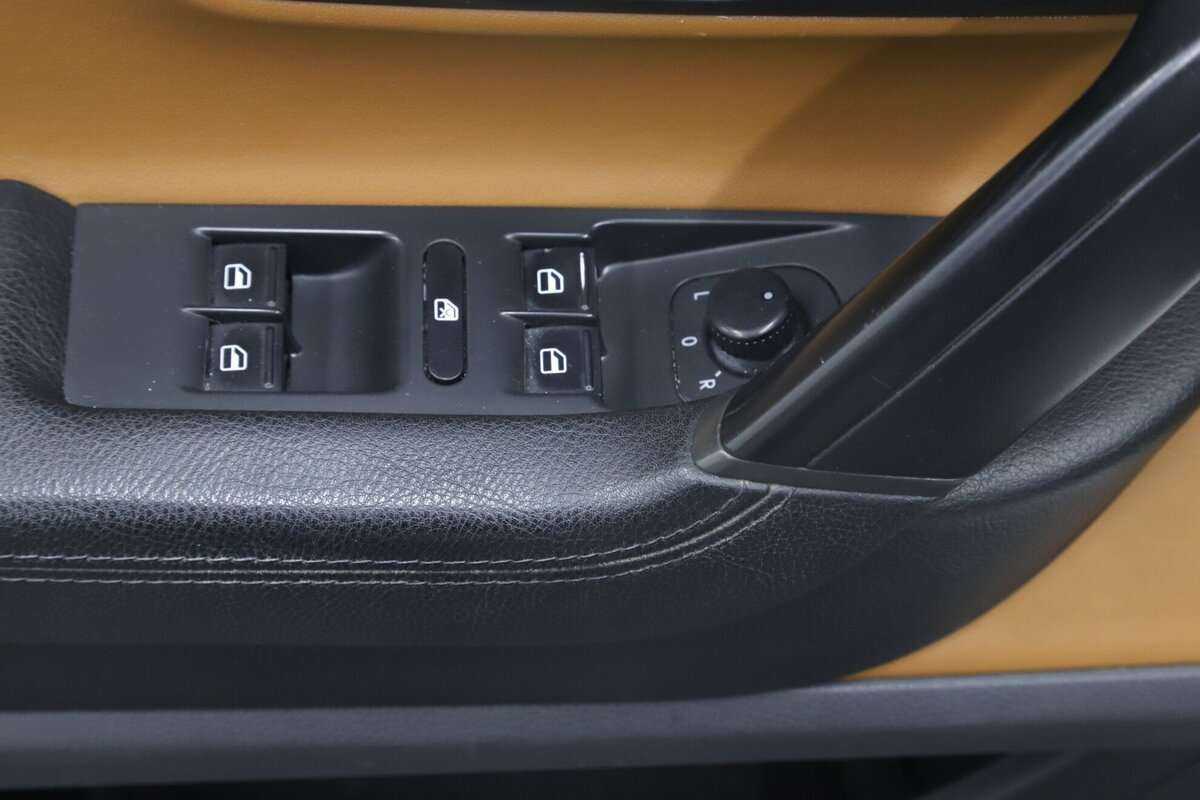 Volkswagen Passat CC, 2013 Фото №8