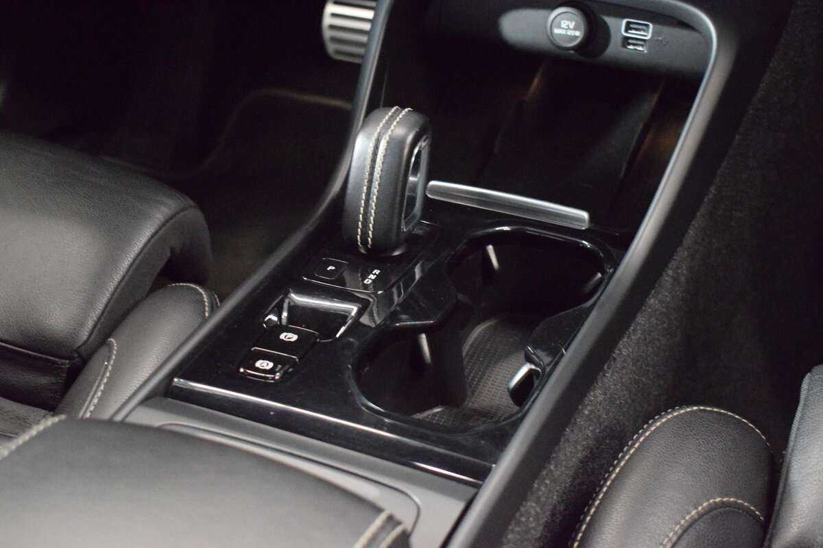 Volvo XC40, 2019 Фото №16