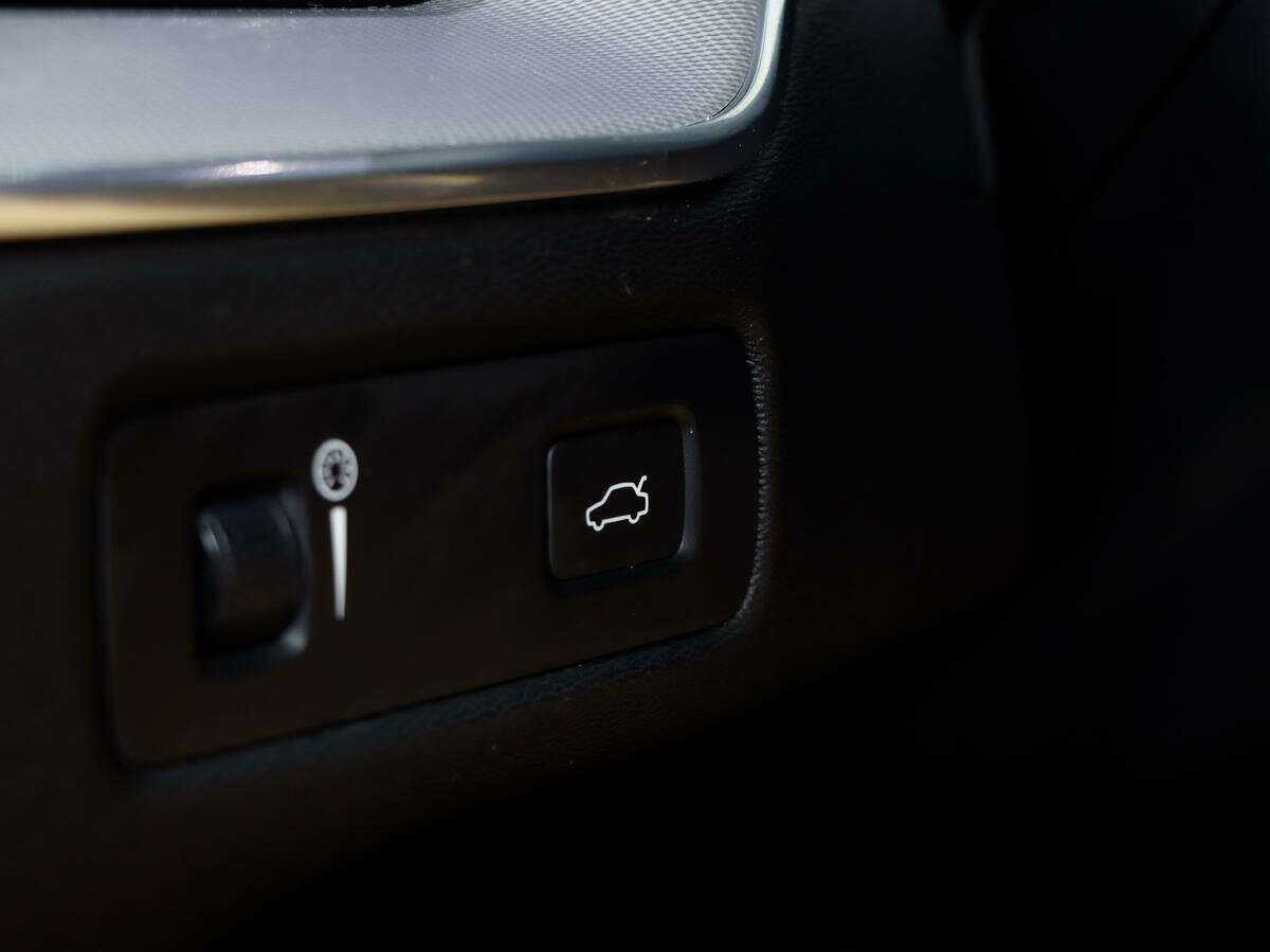 Volvo XC60, 2018 Фото №19