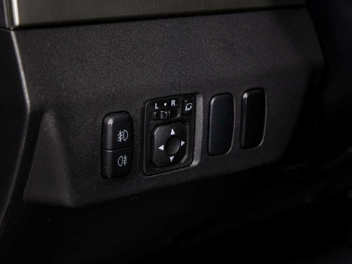 Mitsubishi Pajero, 2015 Фото №18