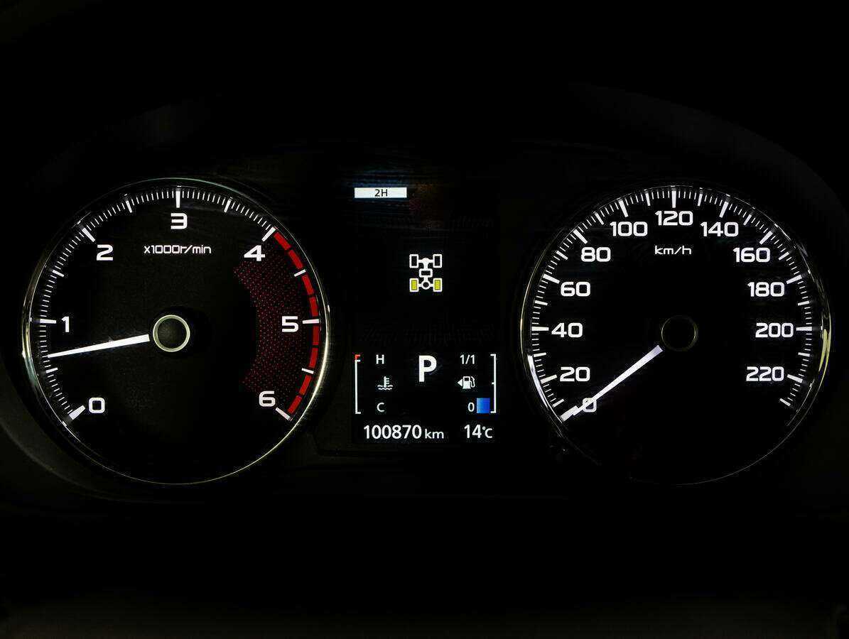 Mitsubishi Pajero Sport, 2017 Фото №16