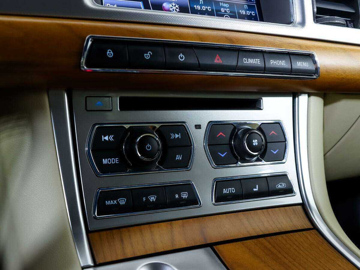 Jaguar XF, 2013 Фото №14