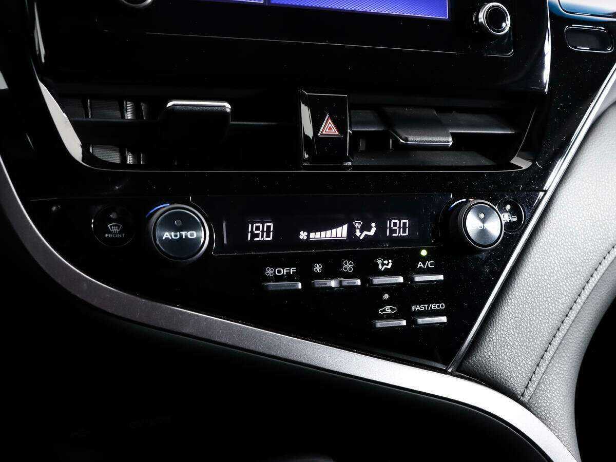 Toyota Camry, 2021 Фото №16