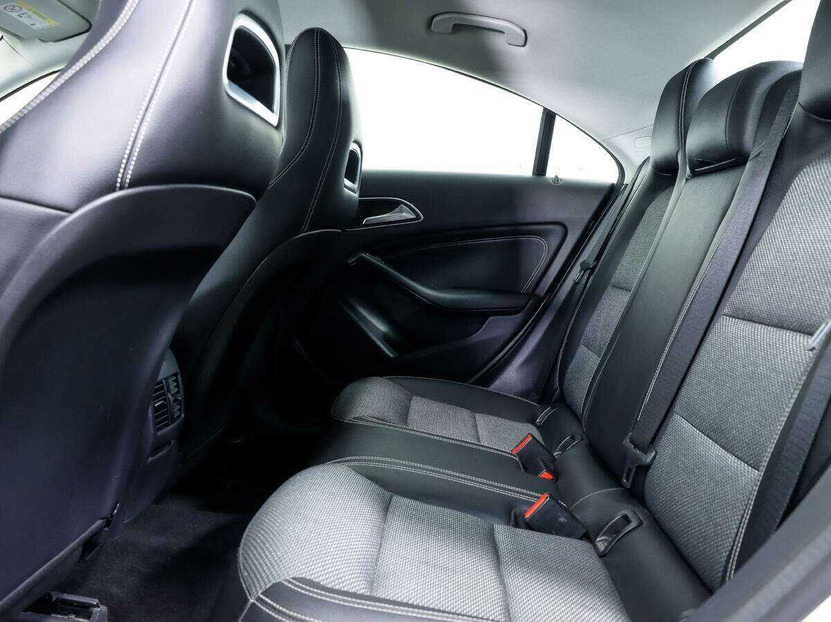 Mercedes-Benz CLA 200, 2015 Фото №10