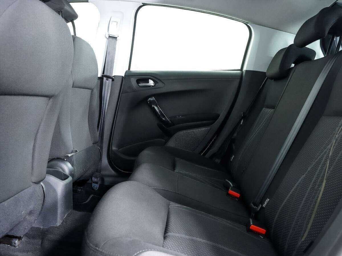 Peugeot 208, 2013 Фото №11