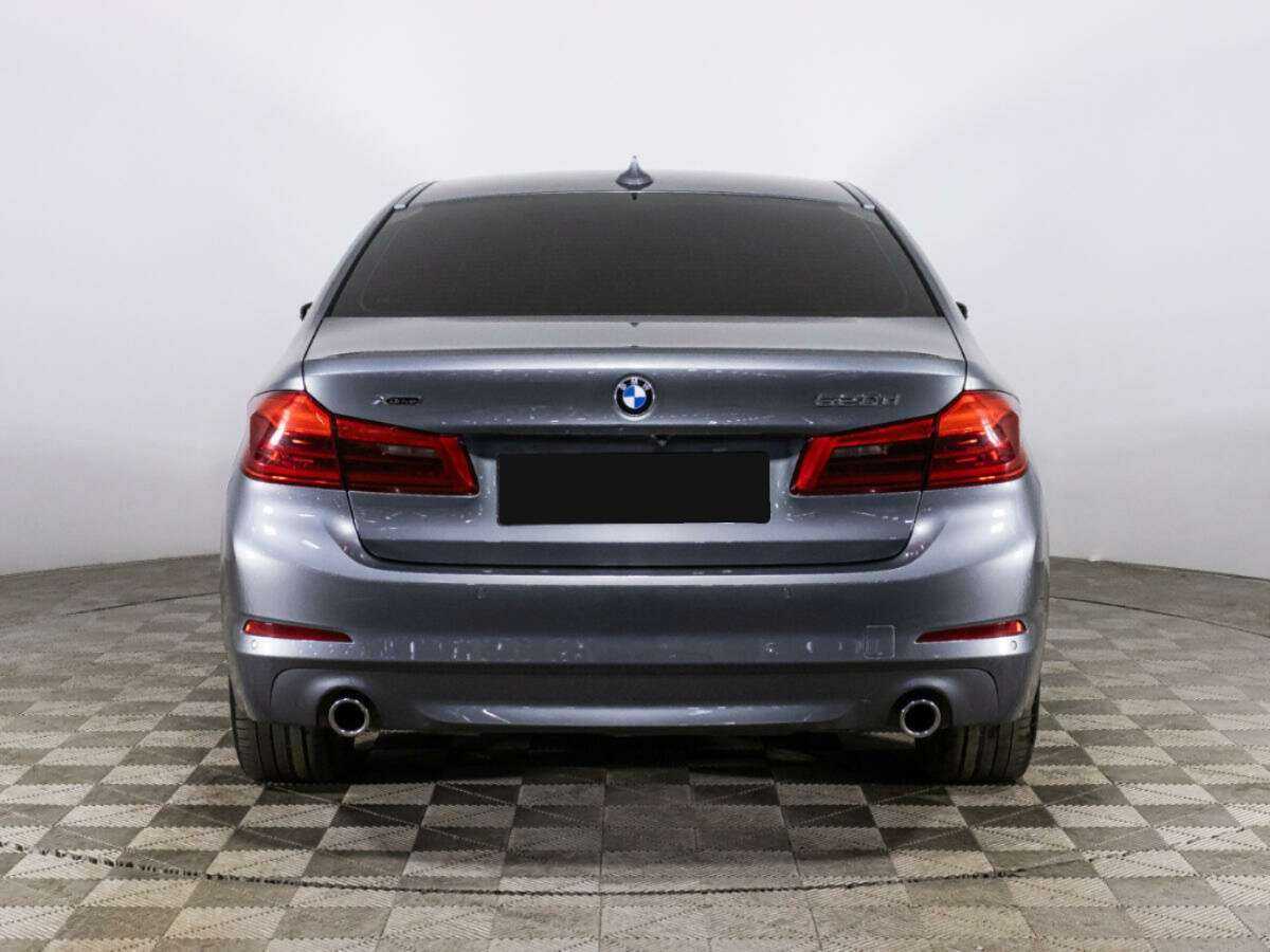 BMW 5 серии 520d xDrive, 2019 Фото №6