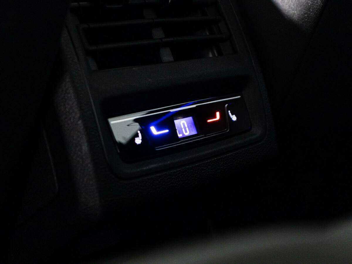 Volkswagen Golf, 2021 Фото №20