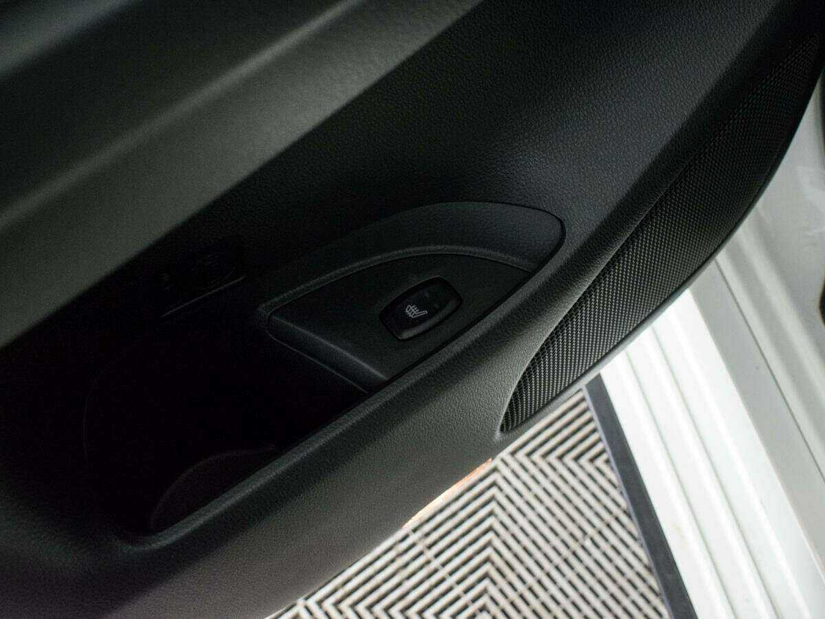 Mitsubishi Pajero Sport, 2018 Фото №14