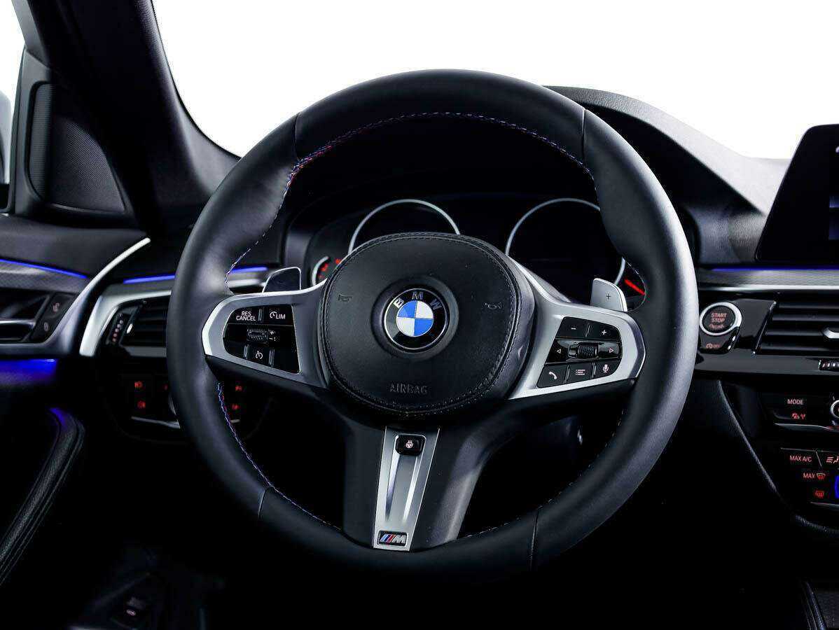 BMW 5 серии 520d xDrive, 2019 Фото №16