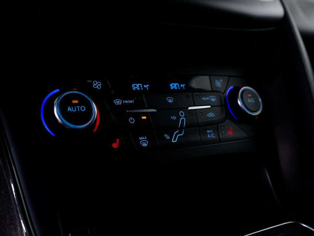 Ford Focus, 2018 Фото №15