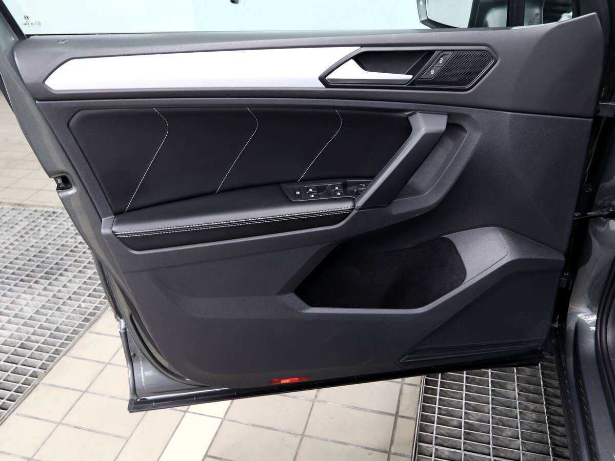 Volkswagen Tiguan, 2021 Фото №15