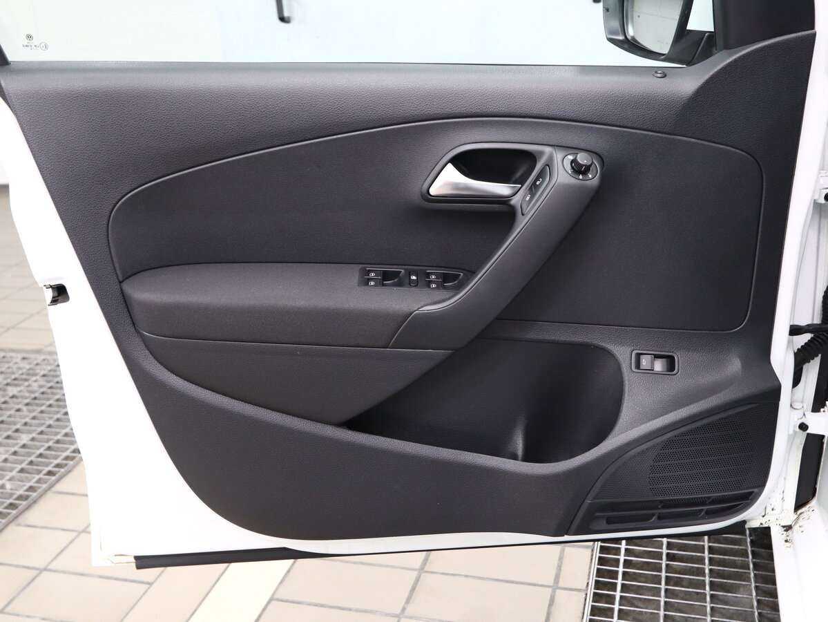 Volkswagen Polo, 2019 Фото №9