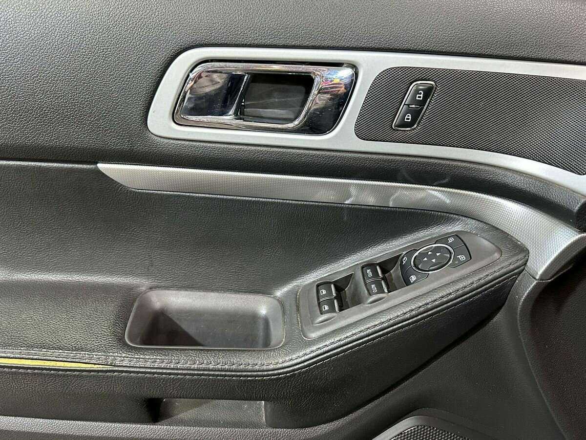 Ford Explorer, 2013 Фото №15