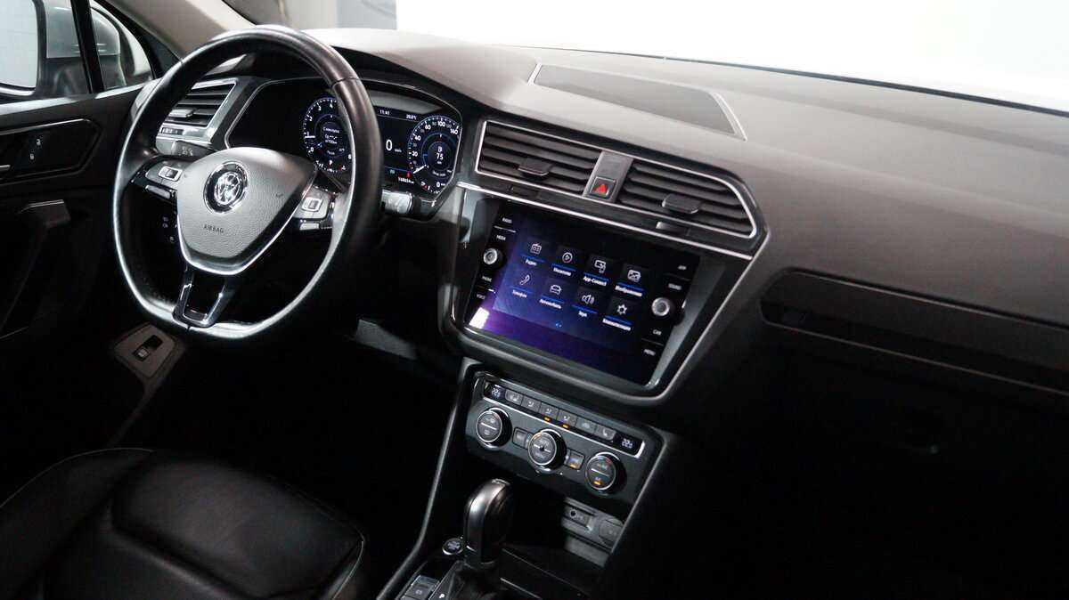 Volkswagen Tiguan, 2018 Фото №10