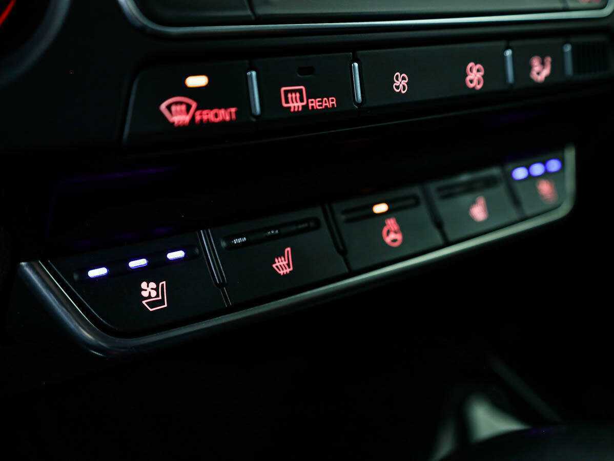 Kia Sorento, 2018 Фото №17