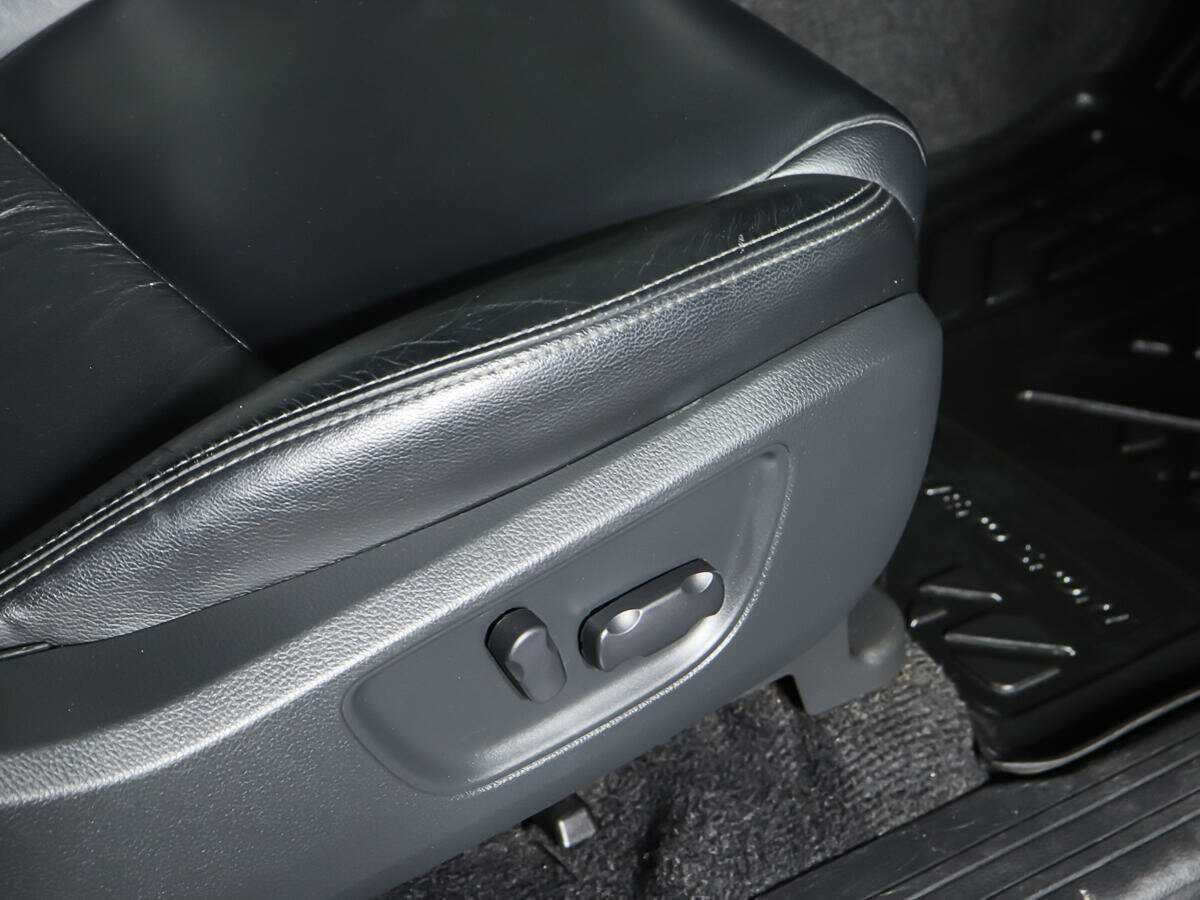 Mitsubishi Pajero Sport, 2018 Фото №16