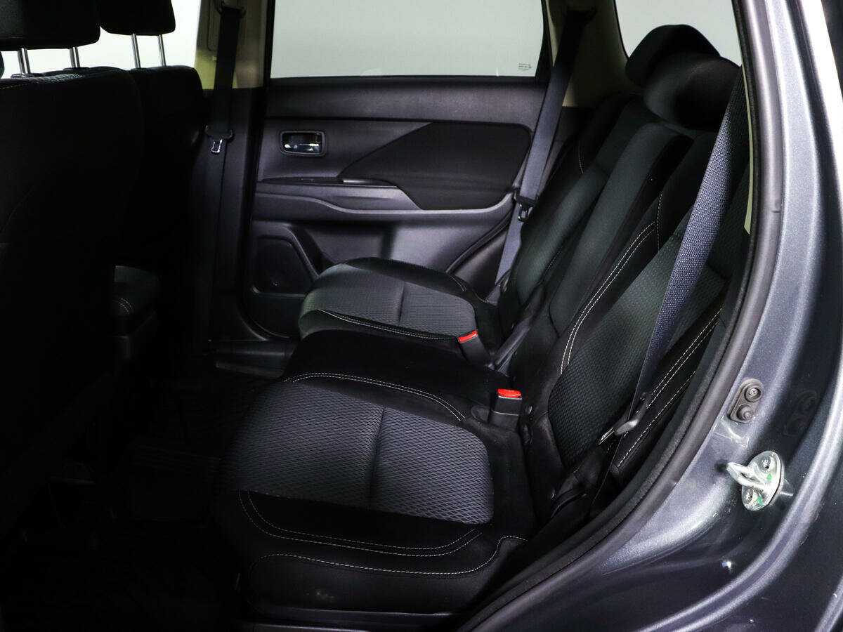 Mitsubishi Outlander, 2021 - 60 007 км. | Фото №8