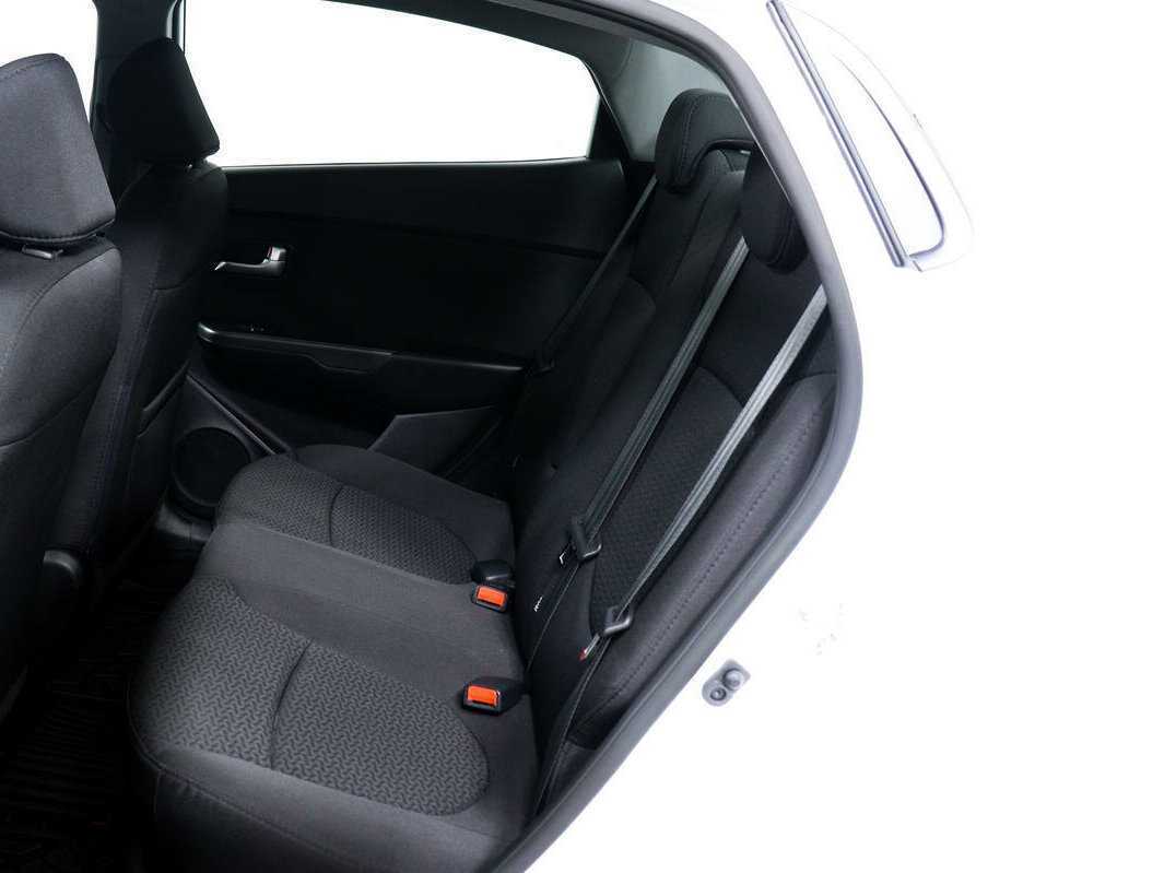 Kia Rio, 2016 Фото №12