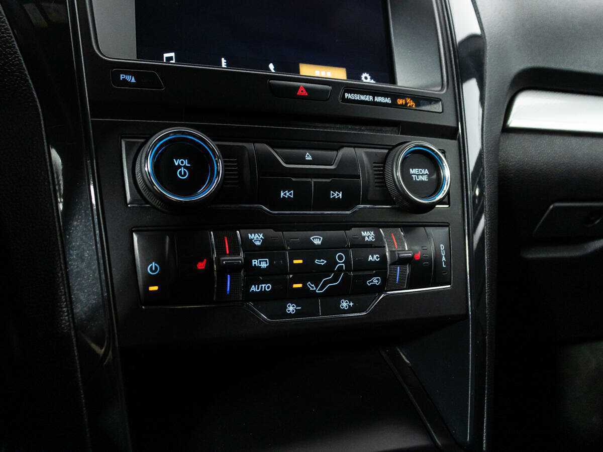 Ford Explorer, 2017 Фото №17