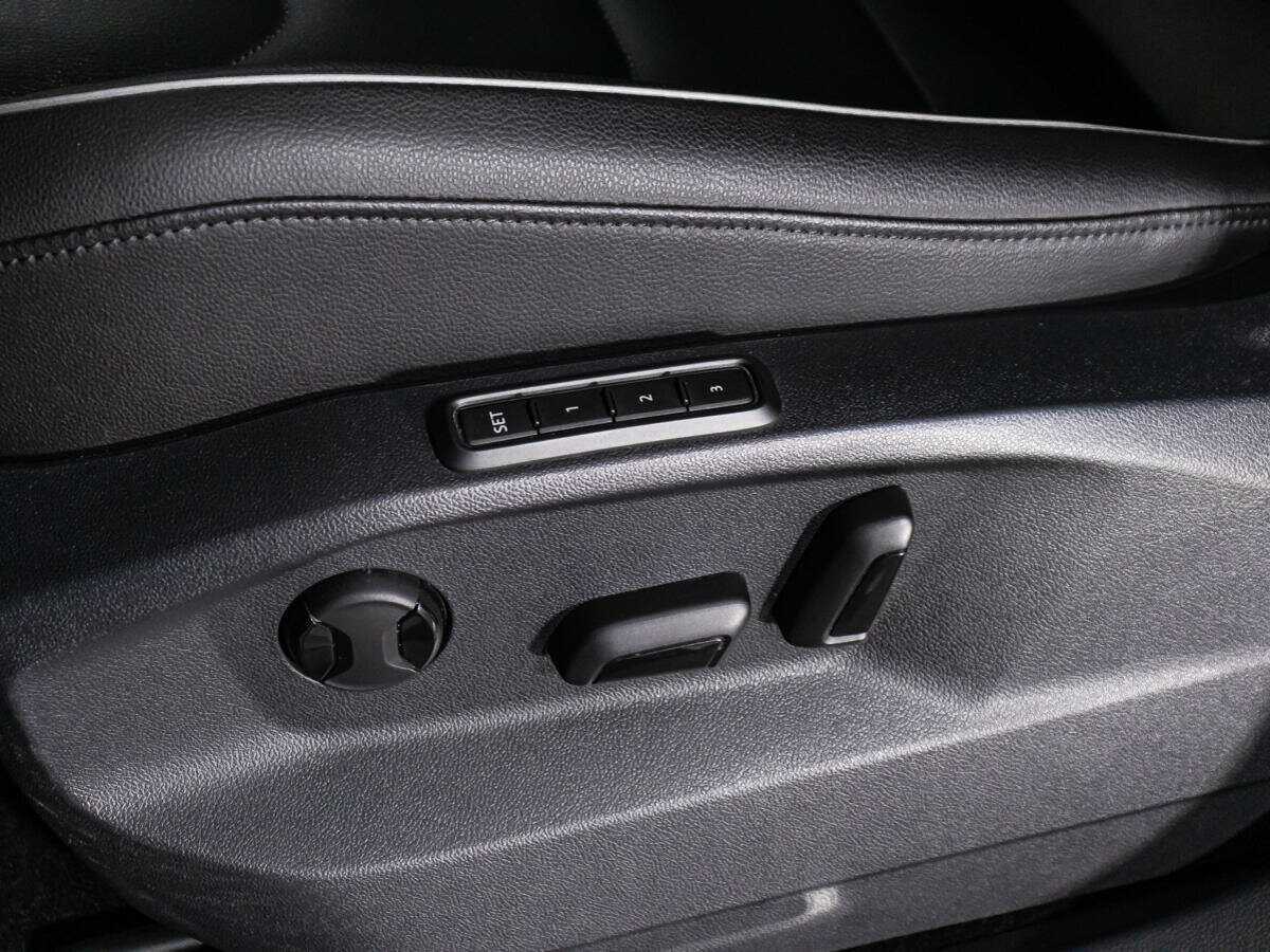 Volkswagen Tiguan, 2018 Фото №16