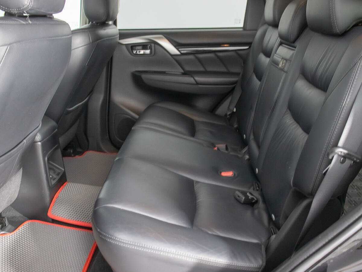 Mitsubishi Pajero Sport, 2018 Фото №11