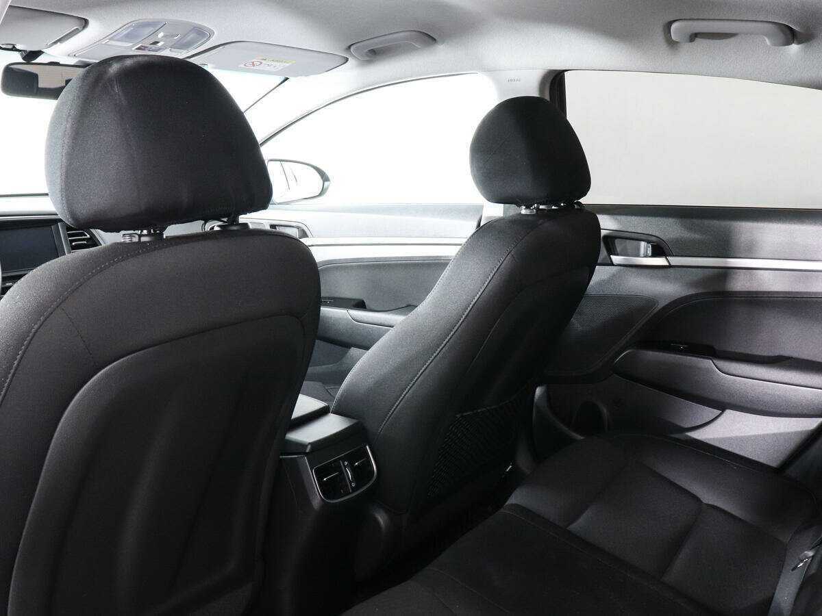 Hyundai Elantra, 2019 Фото №12