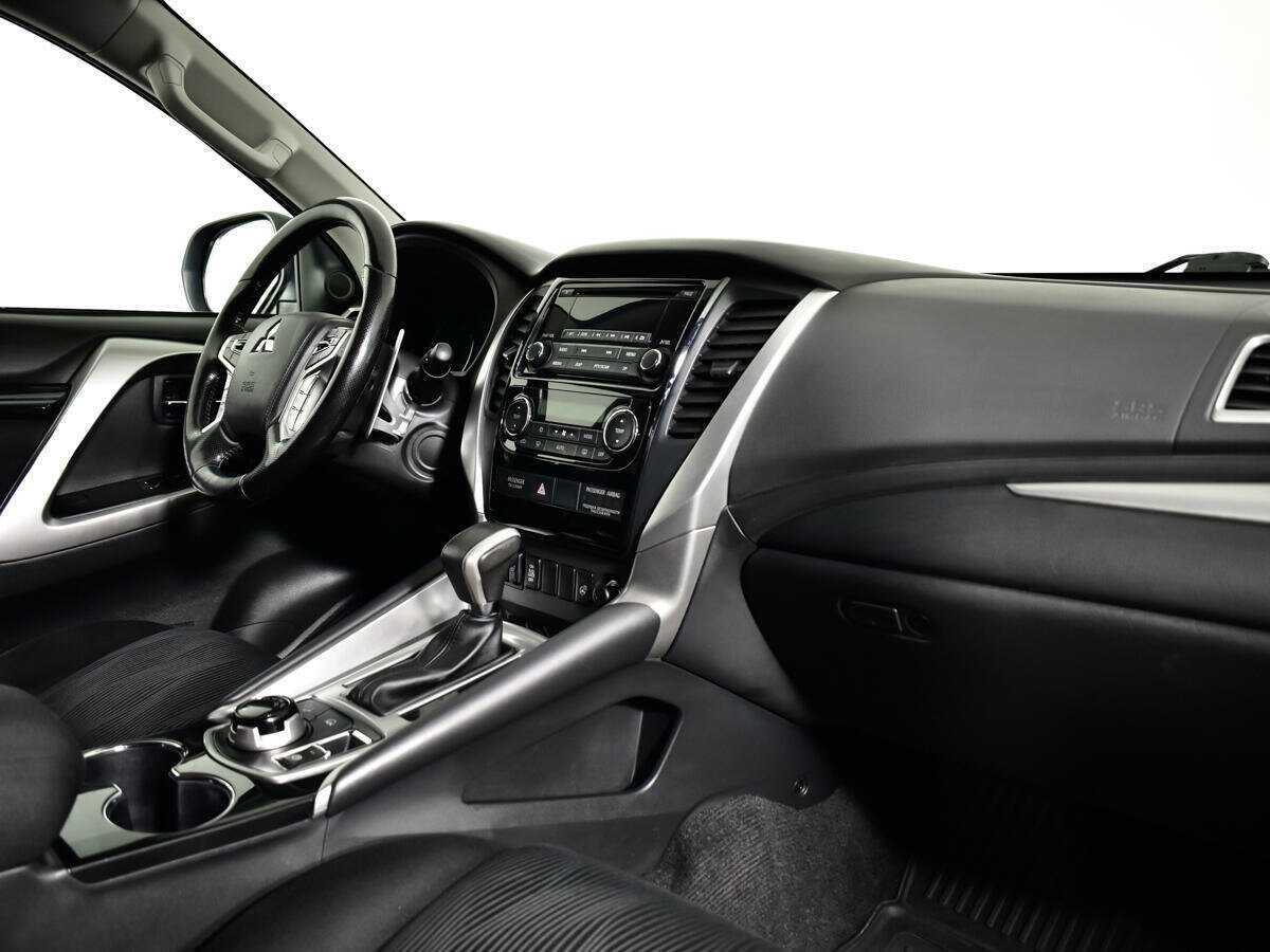 Mitsubishi Pajero Sport, 2019 Фото №9