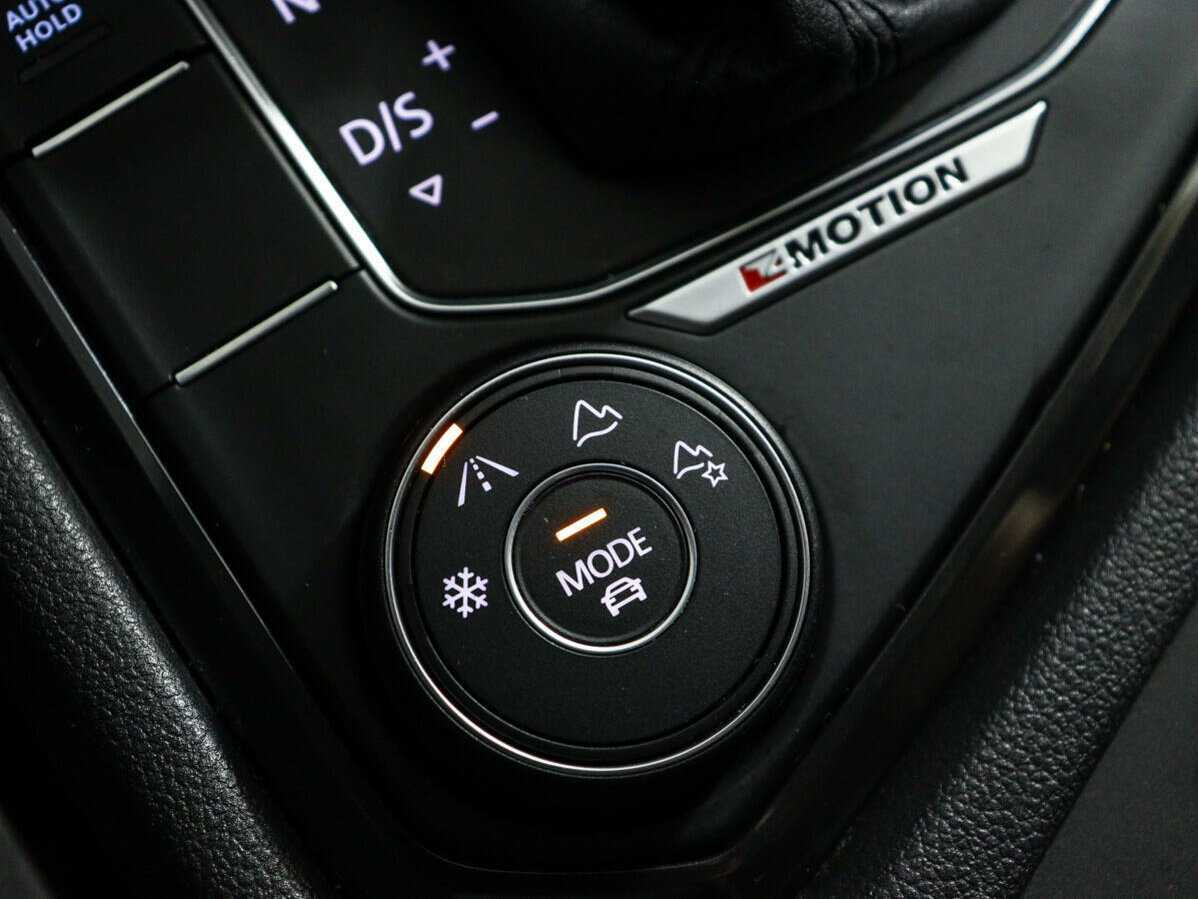 Volkswagen Tiguan, 2019 Фото №18