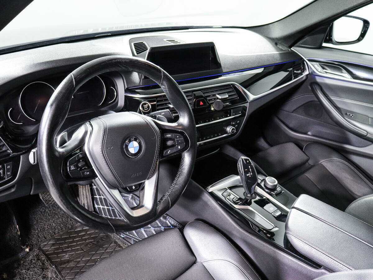 BMW 5 серии 520d, 2019 Фото №12