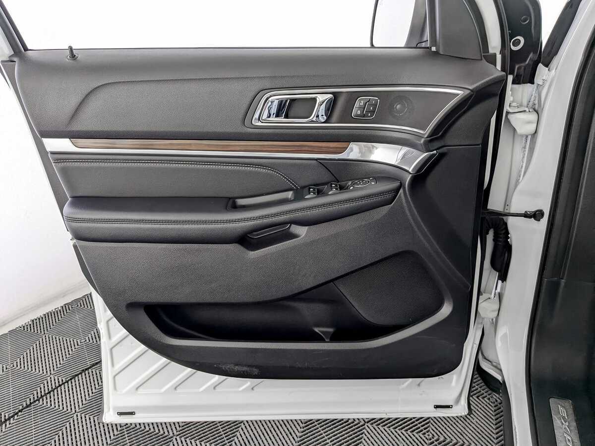 Ford Explorer, 2019 Фото №15