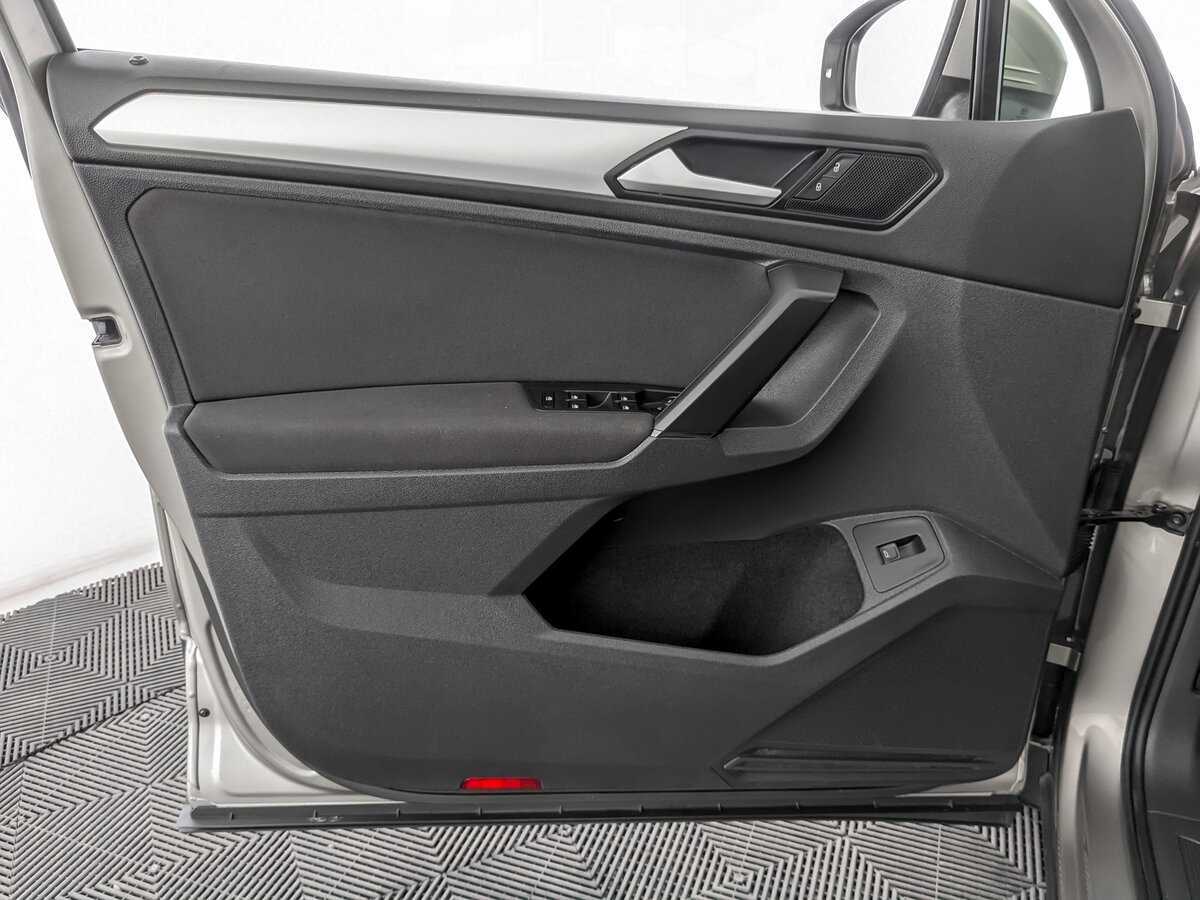 Volkswagen Tiguan, 2020 Фото №15