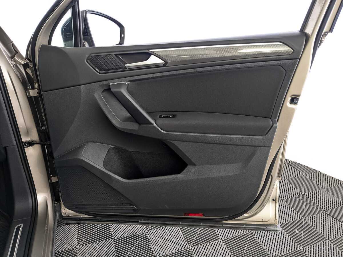 Volkswagen Tiguan, 2019 Фото №21