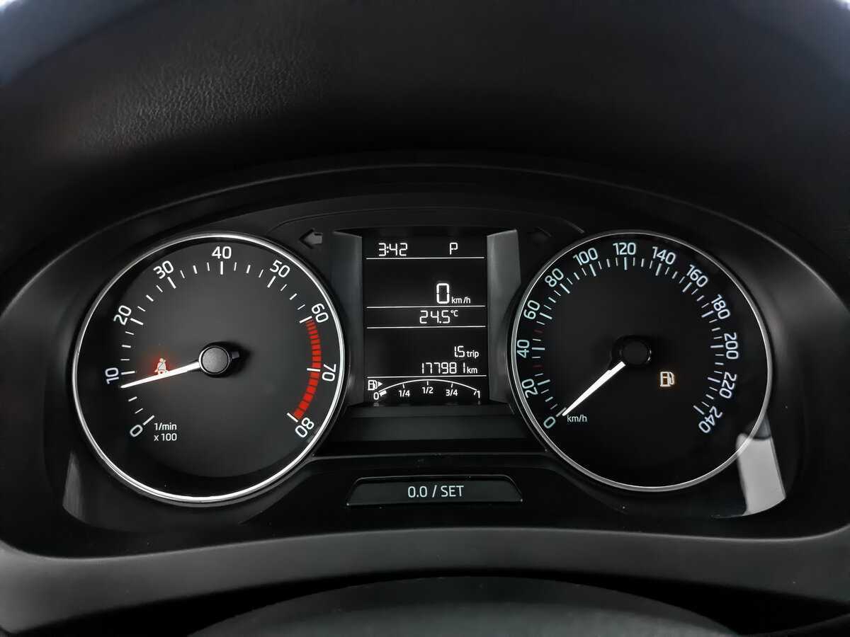 Skoda Rapid, 2015 Фото №12