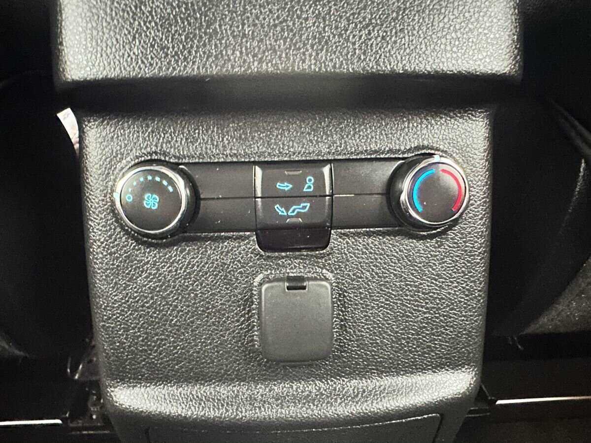 Ford Explorer, 2018 Фото №15