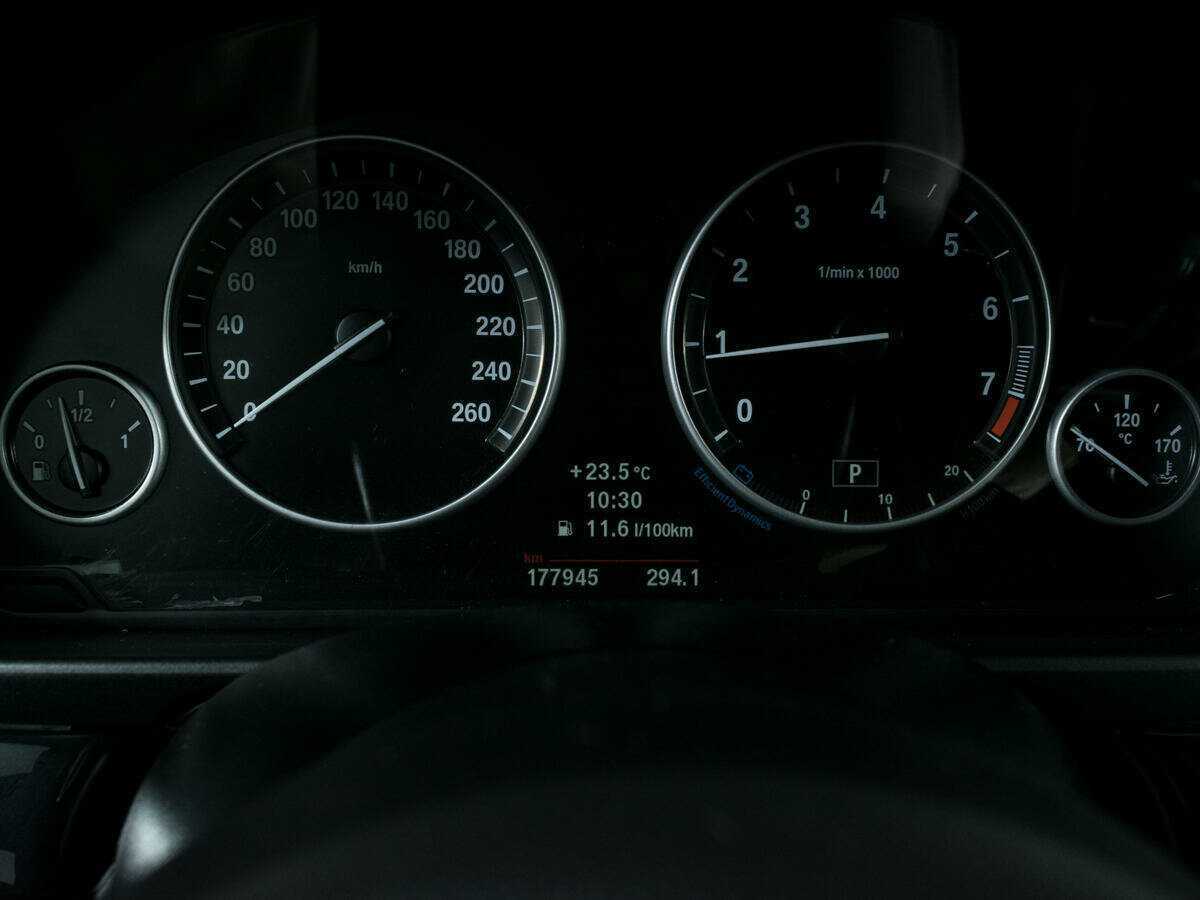 BMW 5 серии 520i, 2013 Фото №9