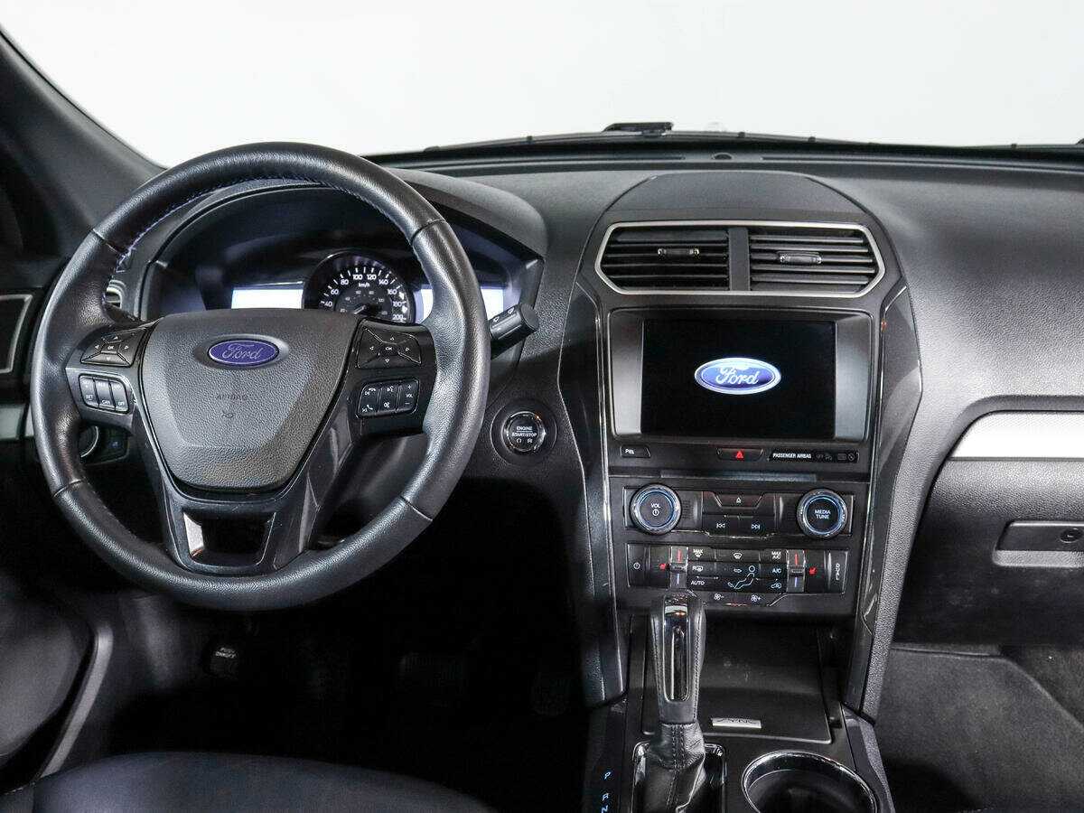 Ford Explorer, 2017 Фото №10