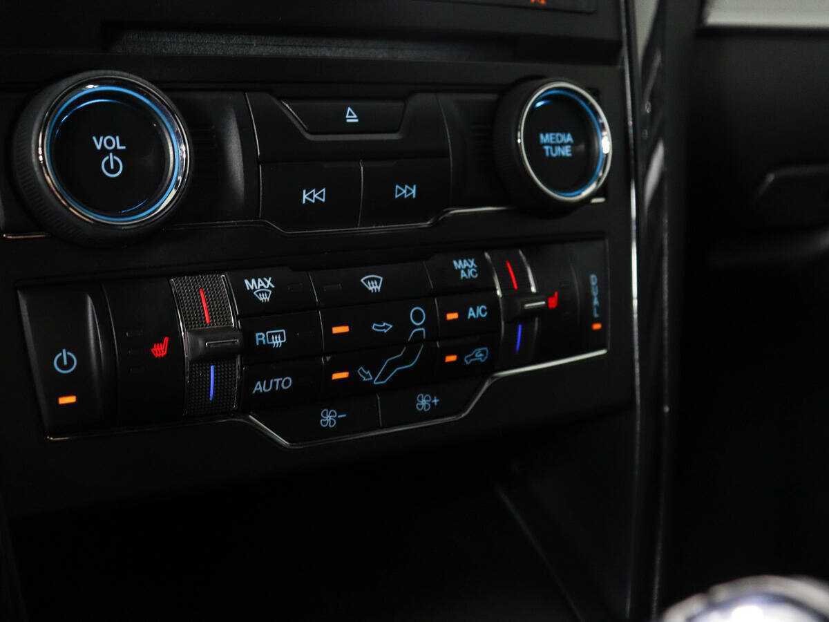 Ford Explorer, 2017 Фото №15