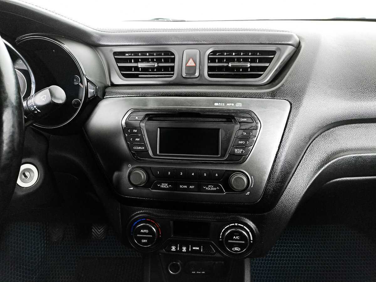 Kia Rio 5-speed, 2013 Фото №11