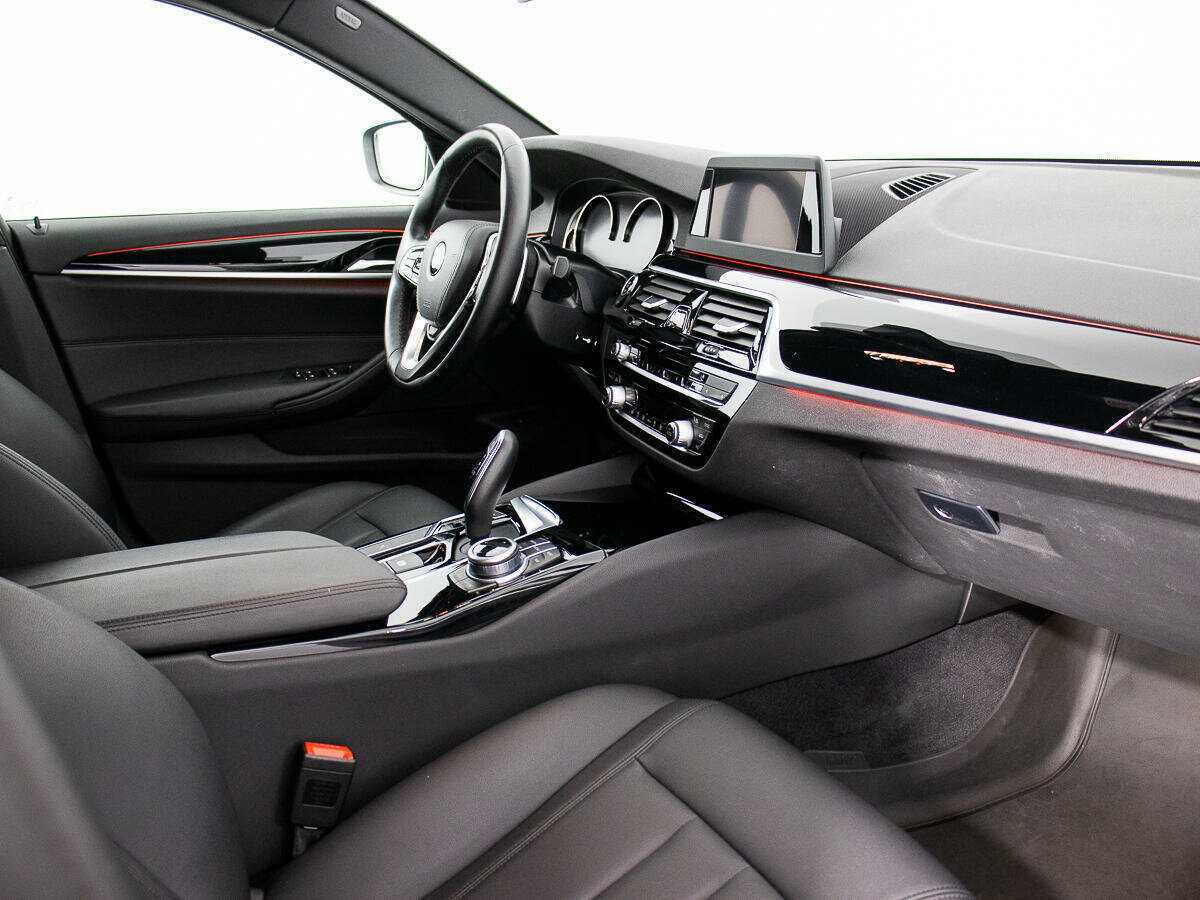 BMW 5 серии 520d xDrive, 2017 - 79 900 км. | Фото №8